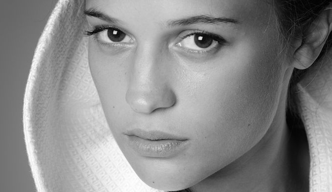 Alicia Vikander - Patrick Karlsson - My News Desk Abbildung von Schauspielerin Alicia Vikander