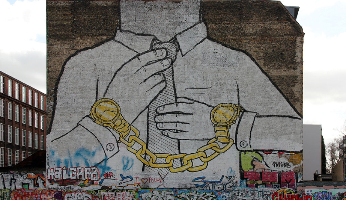 Grafitty Cuvrystr 50 Kreuzb Blu Cuvrystrasse - Photo by OTFW - Wikimedia - CC BY-SA 3.0 Abbildung eines Graffity des bekannten Streetartist Blue in Berlin