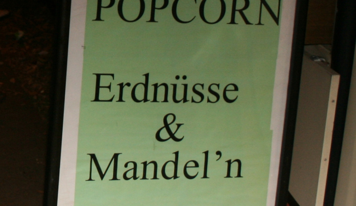 Deppenapostroph Mandeln - Haselburg-müller - Wikimedia Abbildung von Apostrophenfehler