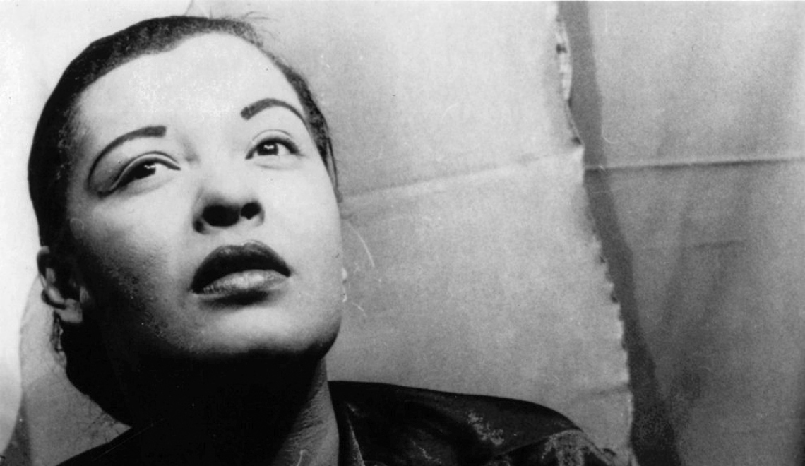 Billie Holiday 1949 - Carl Van Vechten - Wikimedia Abbildung der Saengerin Billie Holiday