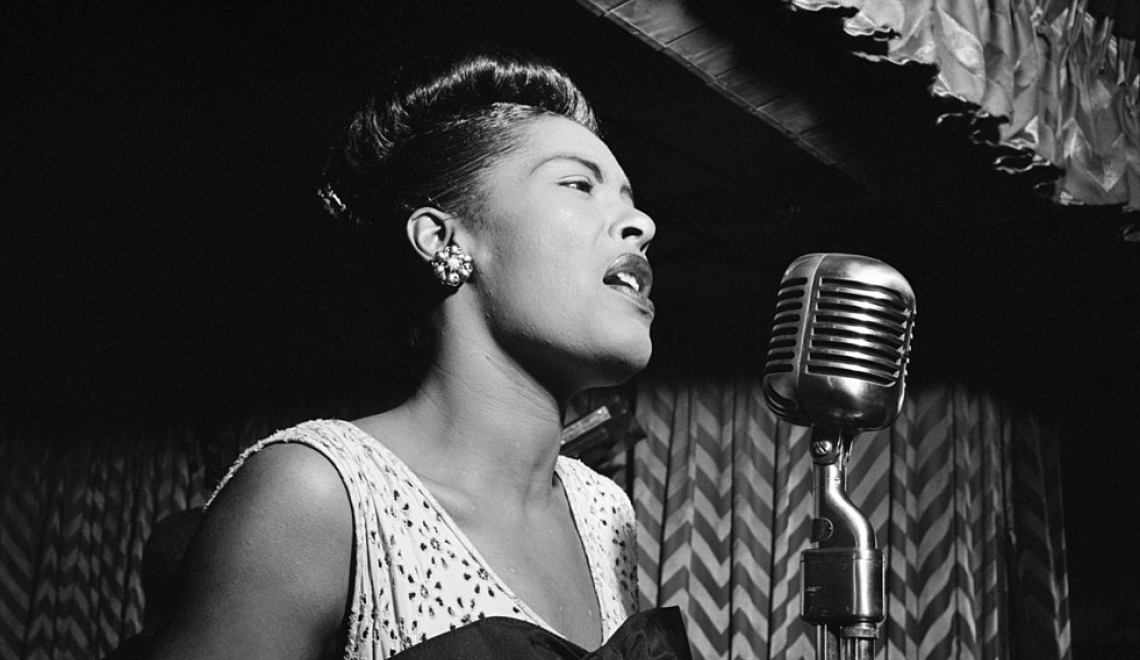 Billie Holiday 1947 - Wiliam P. Gottlieb - Wikimedia Abbildung der Sängerin Billie Holiday